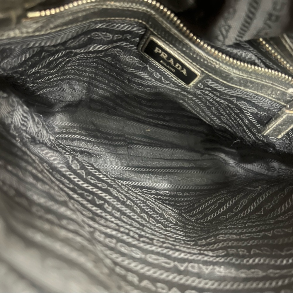Prada Vitello Daino crossbody bag - Picture 13 of 16